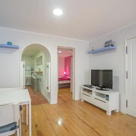 Guestready - Colorful 1br Apt - 15 Mins To Castelo De S Jorge Apartman *