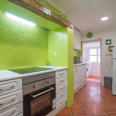 Guestready - Colorful 1br Apt - 15 Mins To Castelo De S Jorge Апартаменты