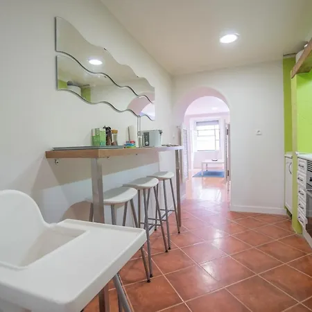 Guestready - Colorful 1br Apt - 15 Mins To Castelo De S Jorge Лиссабон