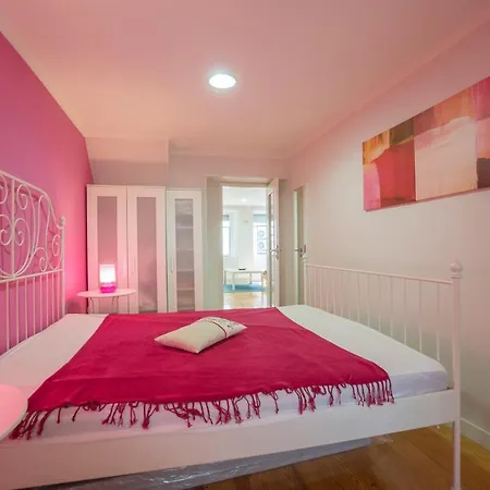 Guestready - Colorful 1br Apt - 15 Mins To Castelo De S Jorge דירה