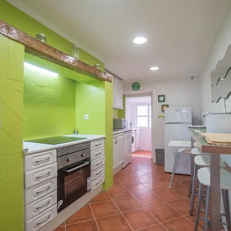 Guestready - Colorful 1br Apt - 15 Mins To Castelo De S Jorge דירה *